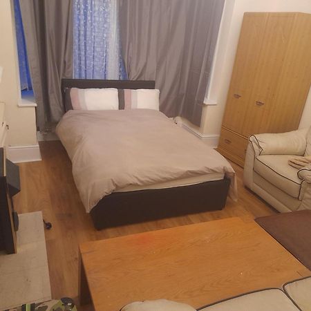 Big Room With Free Parking Londres Extérieur photo